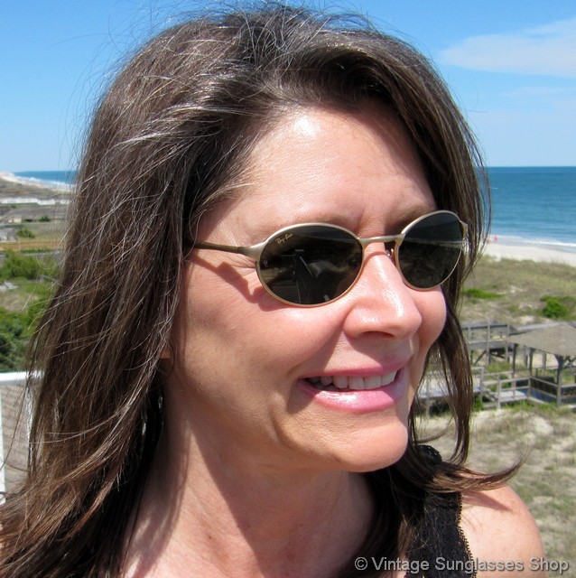Ray ban oval metal top